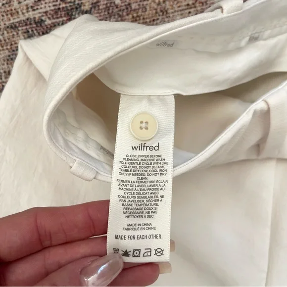 Aritzia Wilfred Carrot Pant - Picture 8 of 9